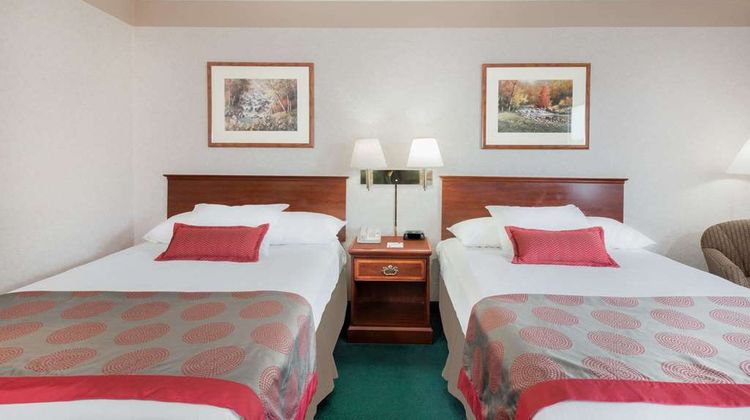 Ramada Strasburg/Dover Room