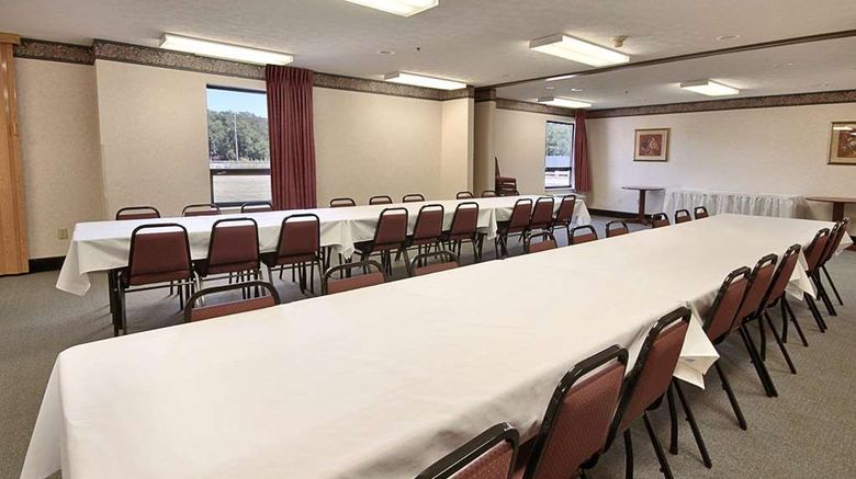 <b>Ramada Strasburg/Dover Meeting</b>. Images powered by <a href="https://iceportal.shijigroup.com/" title="IcePortal" target="_blank">IcePortal</a>.
