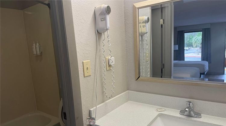 Days Inn Lake City I-10 Room