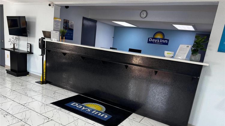 Days Inn Lake City I-10 Lobby