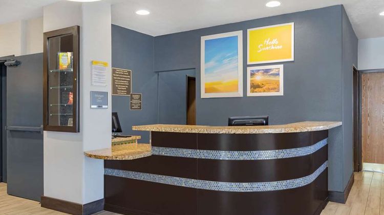 Days Inn Bernalillo Lobby