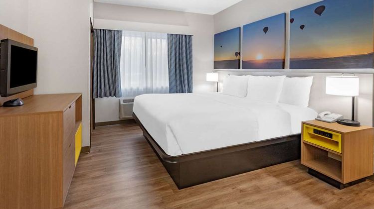 Days Inn Bernalillo Room
