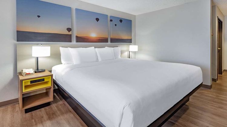 Days Inn Bernalillo Room