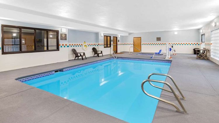 Days Inn Bernalillo Pool