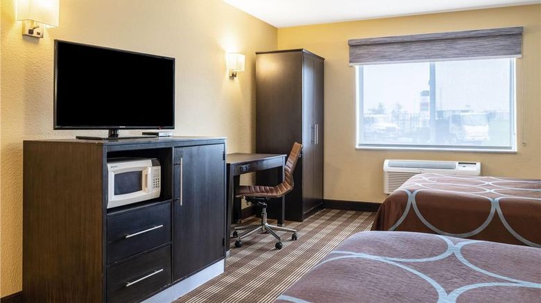 <b>Super 8 Osseo Room</b>. Images powered by <a href="https://iceportal.shijigroup.com/" title="IcePortal" target="_blank">IcePortal</a>.