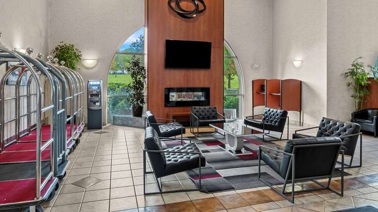 <b>Ramada SeaTac Airport Lobby</b>. Images powered by <a href="https://iceportal.shijigroup.com/" title="IcePortal" target="_blank">IcePortal</a>.
