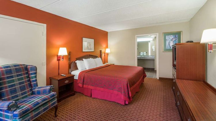 Days Inn Hurricane Mills Room