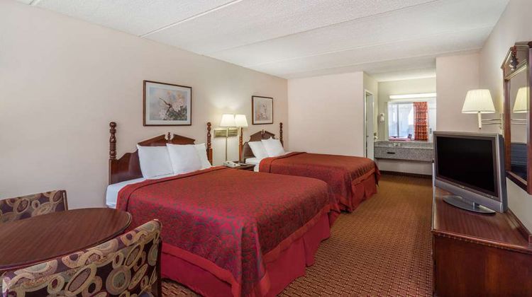 Days Inn Hurricane Mills Room