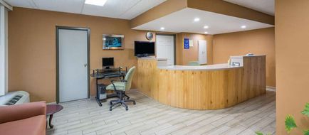 Days Inn Hurricane Mills Lobby