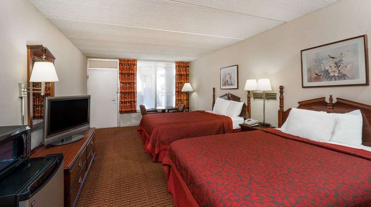 Days Inn Hurricane Mills Room