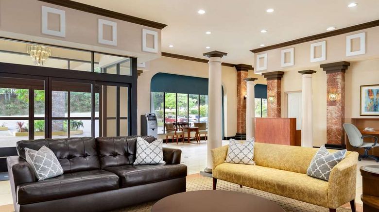 <b>Baymont Inn & Suites Bremerton WA Lobby</b>. Images powered by <a href="https://iceportal.shijigroup.com/" title="IcePortal" target="_blank">IcePortal</a>.