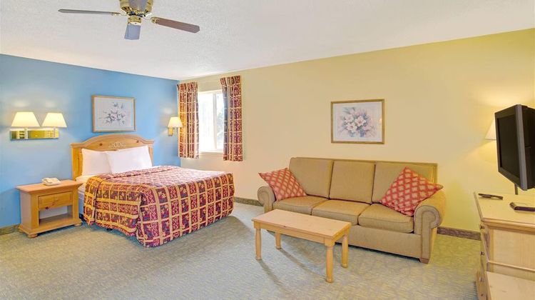 Days Inn Lehi Suite