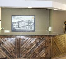 Super 8 Hinton Lobby