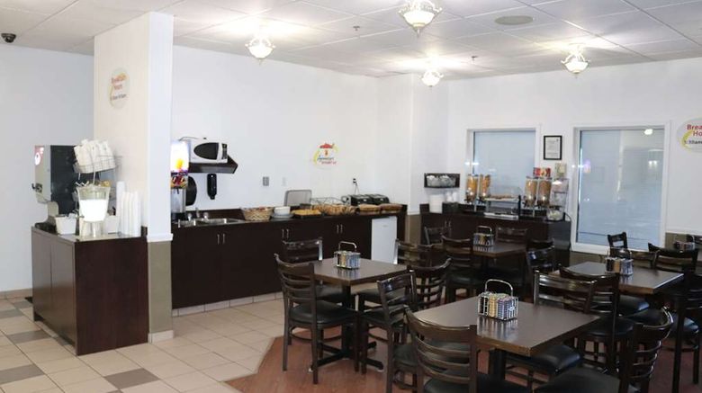 <b>Super 8 Hinton Other</b>. Images powered by <a href="https://iceportal.shijigroup.com/" title="IcePortal" target="_blank">IcePortal</a>.