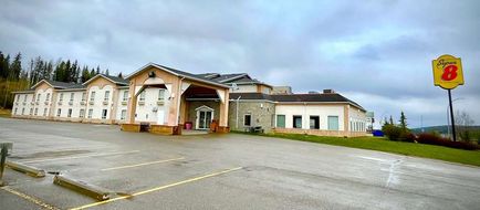 Super 8 Hinton Exterior