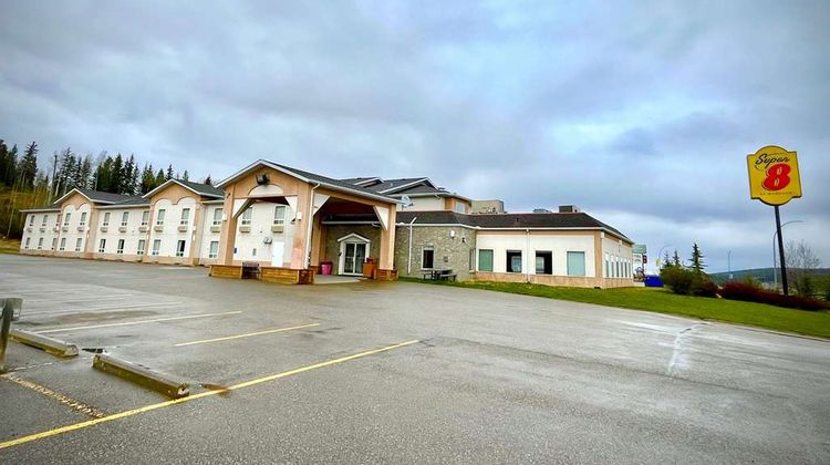 Super 8 Hinton Exterior