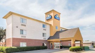 Days Inn and Suites Dallas