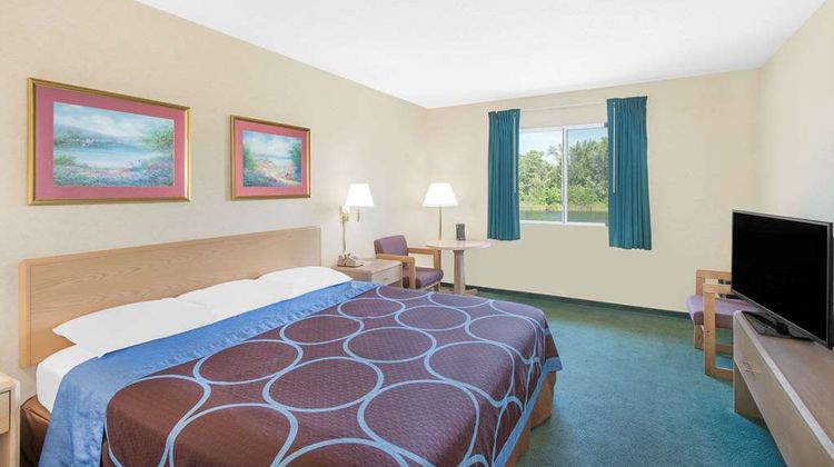 Super 8 Canandaigua Room