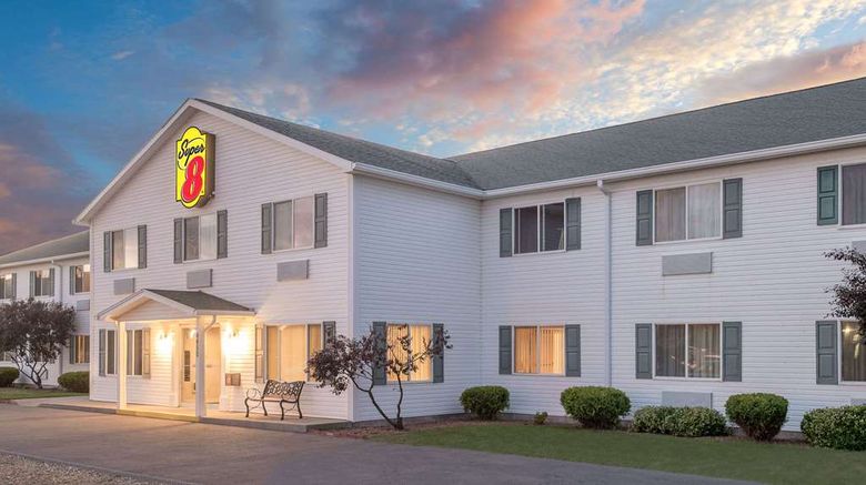 <b>Super 8 Canandaigua Exterior</b>. Images powered by <a href="https://iceportal.shijigroup.com/" title="IcePortal" target="_blank">IcePortal</a>.