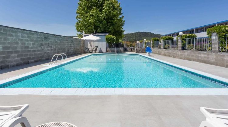 Grants Pass Travelodge Pool