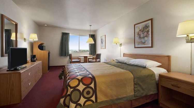 Super 8 Austin North/University Area Room