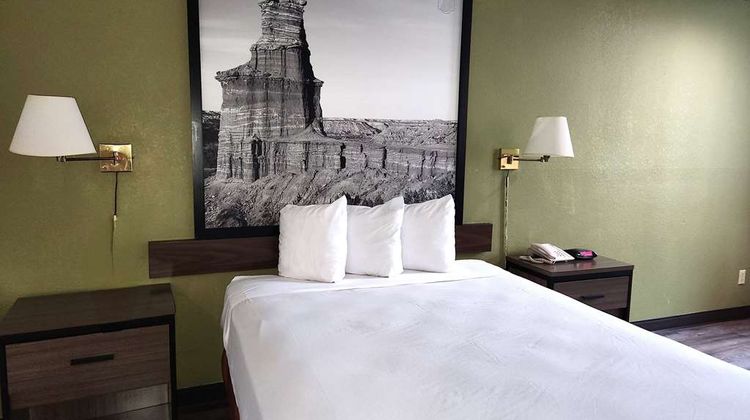 Super 8 Austin North/University Area Room