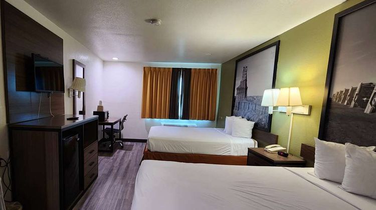 Super 8 Austin North/University Area Room