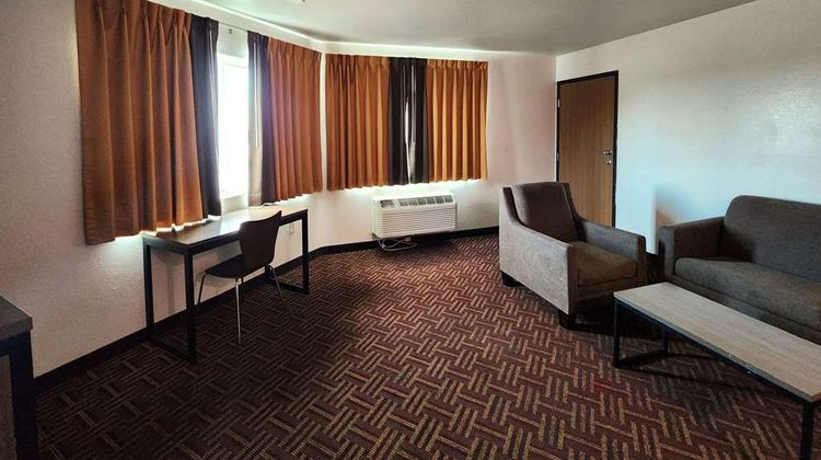Super 8 Austin North/University Area Room