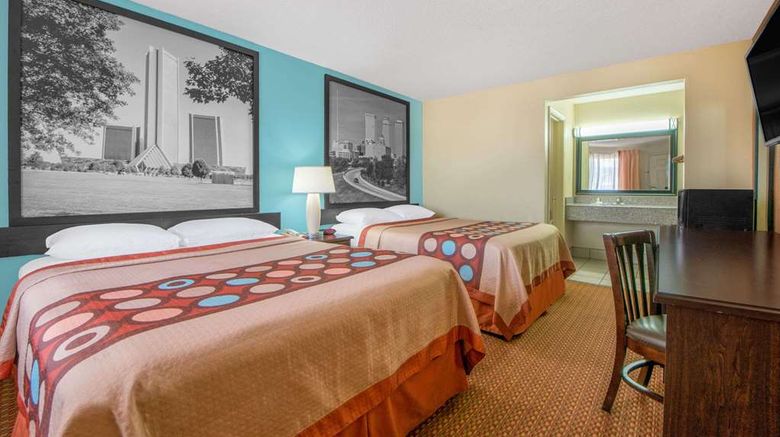 <b>Super 8 Tulsa Room</b>. Images powered by <a href="https://iceportal.shijigroup.com/" title="IcePortal" target="_blank">IcePortal</a>.