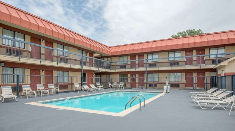 <b>Super 8 Tulsa Pool</b>. Images powered by <a href="https://iceportal.shijigroup.com/" title="IcePortal" target="_blank">IcePortal</a>.