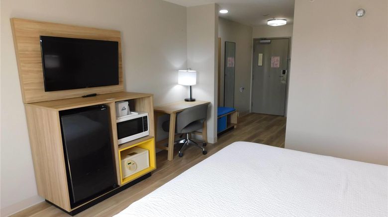 <b>Days Inn Effingham Room</b>. Images powered by <a href="https://iceportal.shijigroup.com/" title="IcePortal" target="_blank">IcePortal</a>.