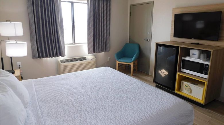 <b>Days Inn Effingham Room</b>. Images powered by <a href="https://iceportal.shijigroup.com/" title="IcePortal" target="_blank">IcePortal</a>.