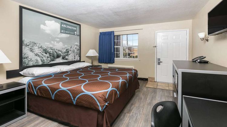 Super 8 Arlington near AT&T Stadium Room