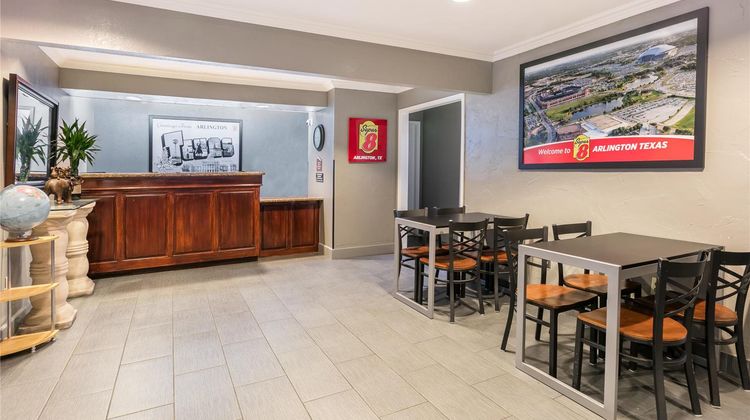 Super 8 Arlington near AT&T Stadium Lobby