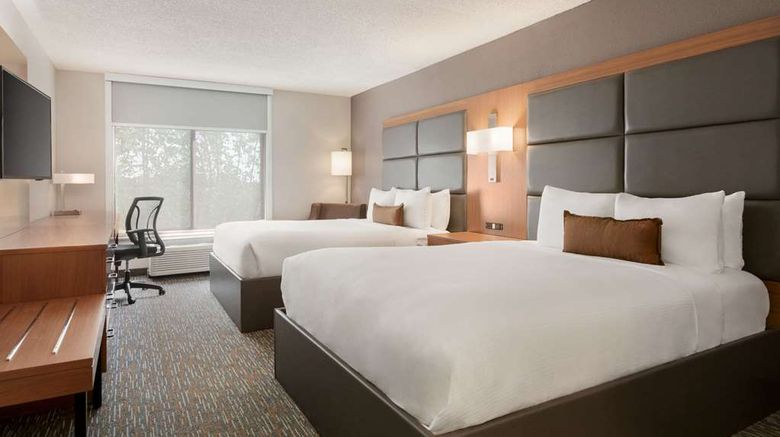 <b>Wingate by Wyndham Cincinnati / Blue Ash Room</b>. Images powered by <a href="https://iceportal.shijigroup.com/" title="IcePortal" target="_blank">IcePortal</a>.