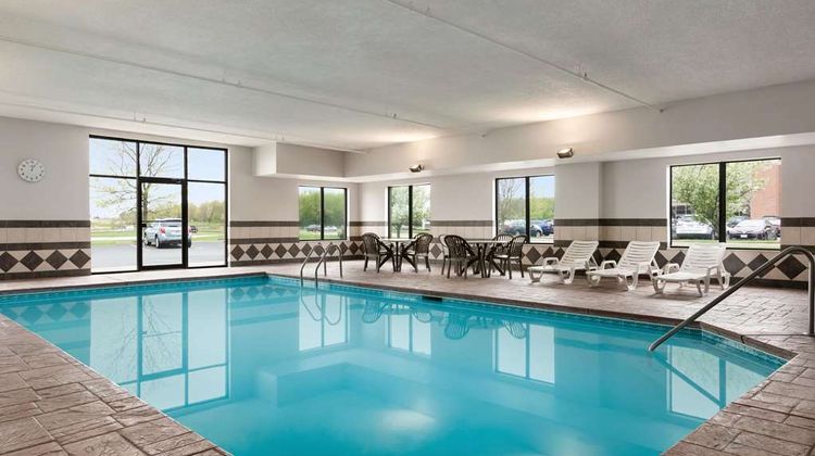 Wingate by Wyndham Cincinnati / Blue Ash Pool