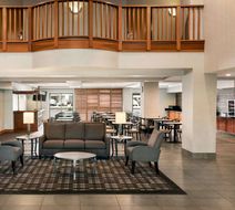 Wingate by Wyndham Cincinnati / Blue Ash Lobby