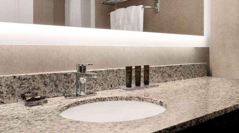 <b>Wingate by Wyndham Cincinnati / Blue Ash Suite</b>. Images powered by <a href="https://iceportal.shijigroup.com/" title="IcePortal" target="_blank">IcePortal</a>.