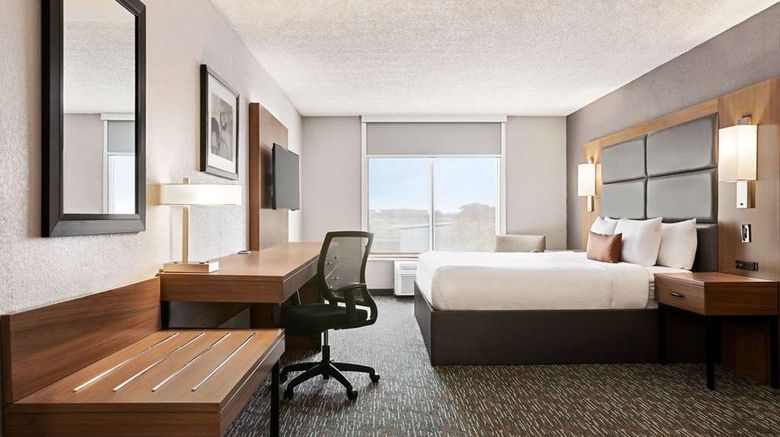 <b>Wingate by Wyndham Cincinnati / Blue Ash Room</b>. Images powered by <a href="https://iceportal.shijigroup.com/" title="IcePortal" target="_blank">IcePortal</a>.