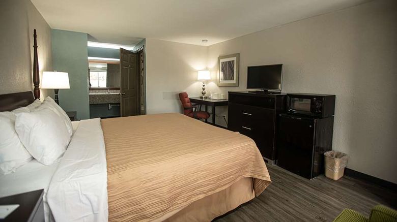 <b>Knights Inn Mt Airy-Mayberry Room</b>. Images powered by <a href="https://iceportal.shijigroup.com/" title="IcePortal" target="_blank">IcePortal</a>.