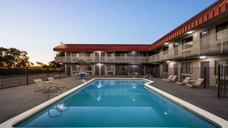 Days Inn Fresno South Pool