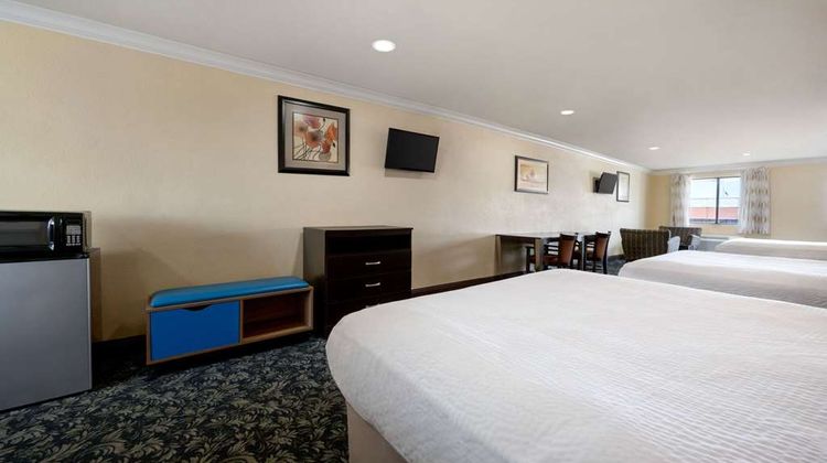 Days Inn Fresno South Suite