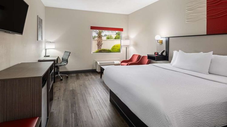 Ramada Limited Locust Grove Room