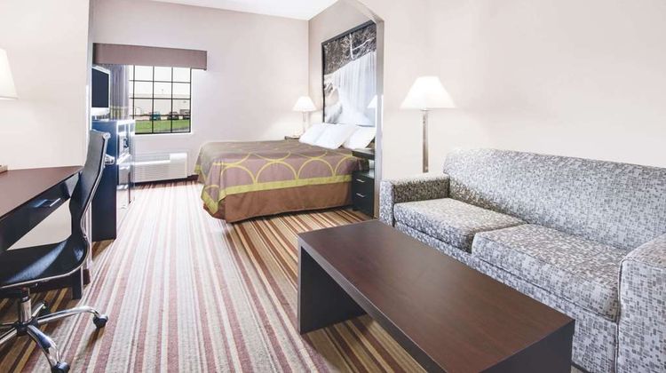 Super 8 Monett Room