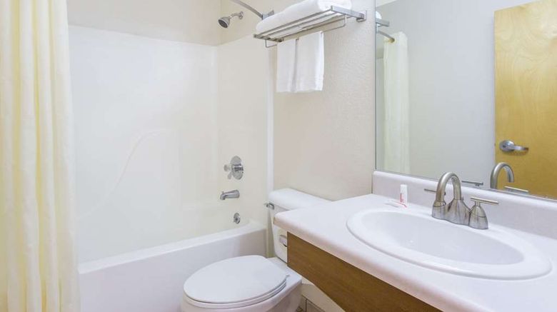 <b>Super 8 Bedford Room</b>. Images powered by <a href="https://iceportal.shijigroup.com/" title="IcePortal" target="_blank">IcePortal</a>.