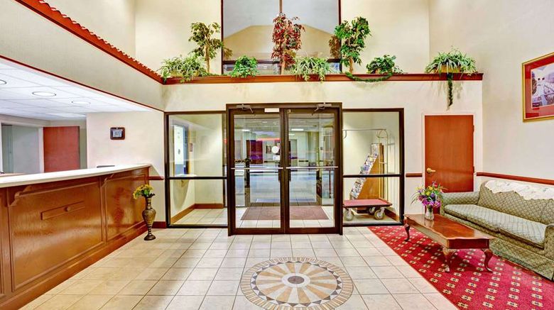 <b>Days Inn & Suites Louisville Airport SW Lobby</b>. Images powered by <a href="https://iceportal.shijigroup.com/" title="IcePortal" target="_blank">IcePortal</a>.
