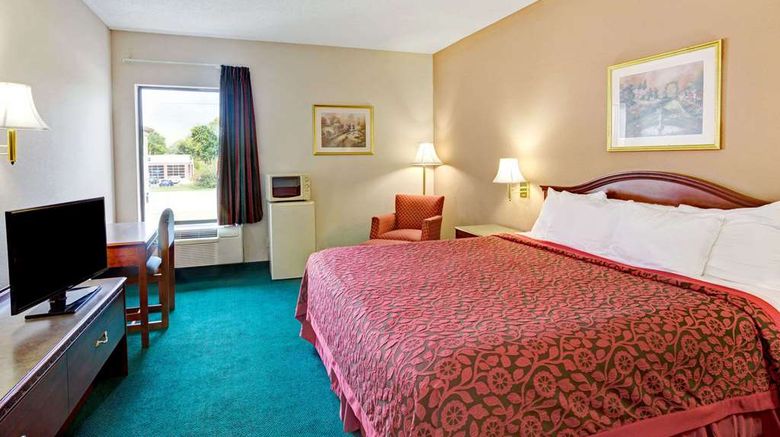 <b>Days Inn & Suites Louisville Airport SW Room</b>. Images powered by <a href="https://iceportal.shijigroup.com/" title="IcePortal" target="_blank">IcePortal</a>.