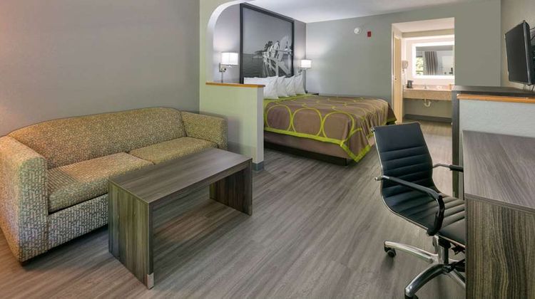 Super 8 Diberville Biloxi Area Suite