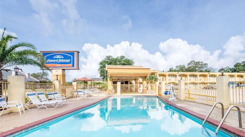 <b>Howard Johnson Inn Historic Lake Charles Pool</b>. Images powered by <a href="https://iceportal.shijigroup.com/" title="IcePortal" target="_blank">IcePortal</a>.