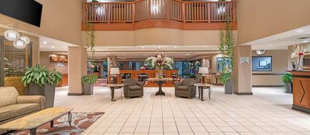 Wingate by Wyndham Lexington Lobby